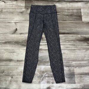 Athleta Athletic Lightening Static 7/8 Tight Yoga Pants B/W Women’s Size XS